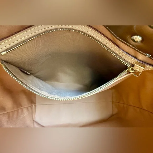 Pre-Loved Louis Vuitton Monogram Vernis Reade MM Women's Tote Bronze